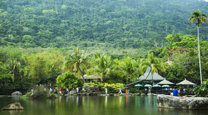 景區(qū)旅游規(guī)劃設(shè)計公司：海南呀諾達雨林文化旅游區(qū)的雨林旅游規(guī)劃定位為開放的生態(tài)博物館