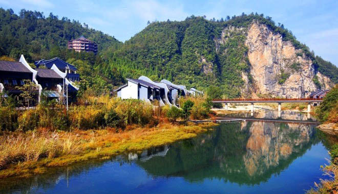 張家界和田居生態(tài)度假酒店水寨外景